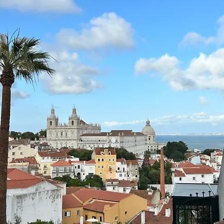 O Poleiro - Modern Living