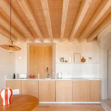 O Poleiro - Modern Living *