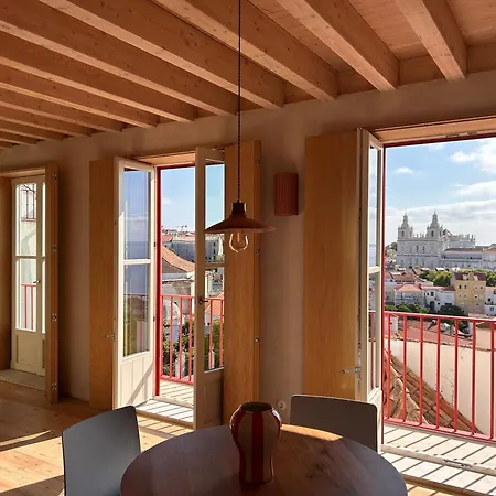 O Poleiro - Modern Living *