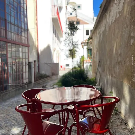 O Poleiro - Modern Living