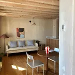 O Poleiro - Modern Living *