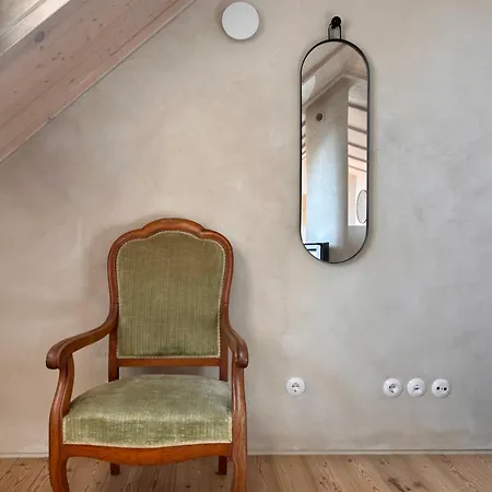 O Poleiro - Modern Living