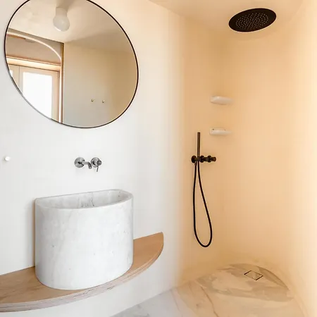 O Poleiro - Modern Living Lisbon