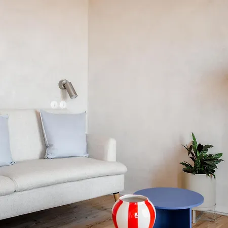 O Poleiro - Modern Living Lisbon